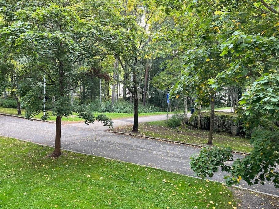 Apartamento Hyvaellae Sijainnilla Iso Kaksio Hervannassa Tampere